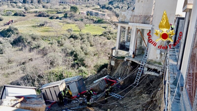 Recuperate le bare di Mineo