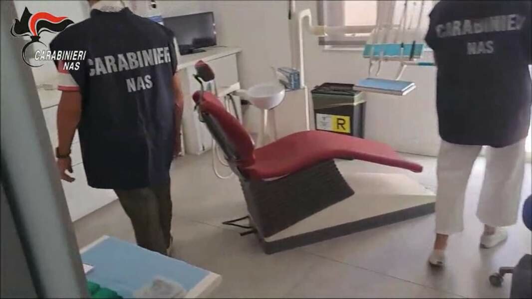 Ad Acireale il falso dentista