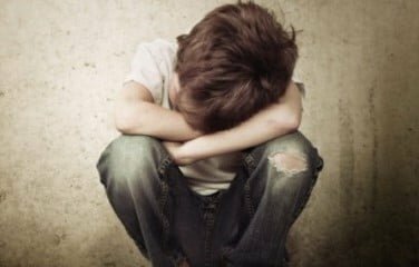 Maltrattamenti psicologici e fisici su un minore: arrestata insegnante