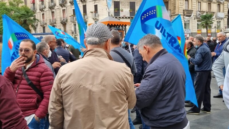 Sicilia, scioperano gli addetti alla raccolta rifiuti