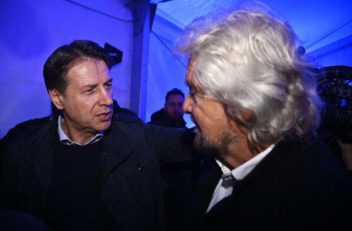 Grillo cita in giudizio il M5s di Conte: rivuole nome e simbolo
