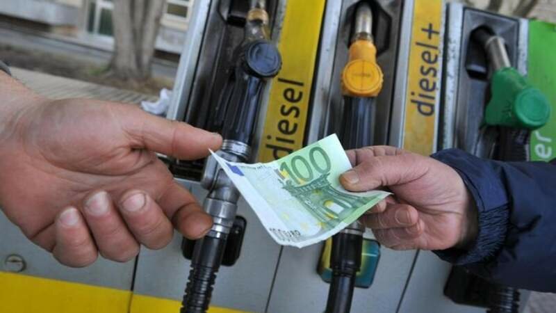 Gasolio alle stelle in Sicilia: in due giorni balzo di 11,6 centesimi al litro Gasolio alle stelle in Sicilia: in due giorni balzo di 11,6 centesimi al litro