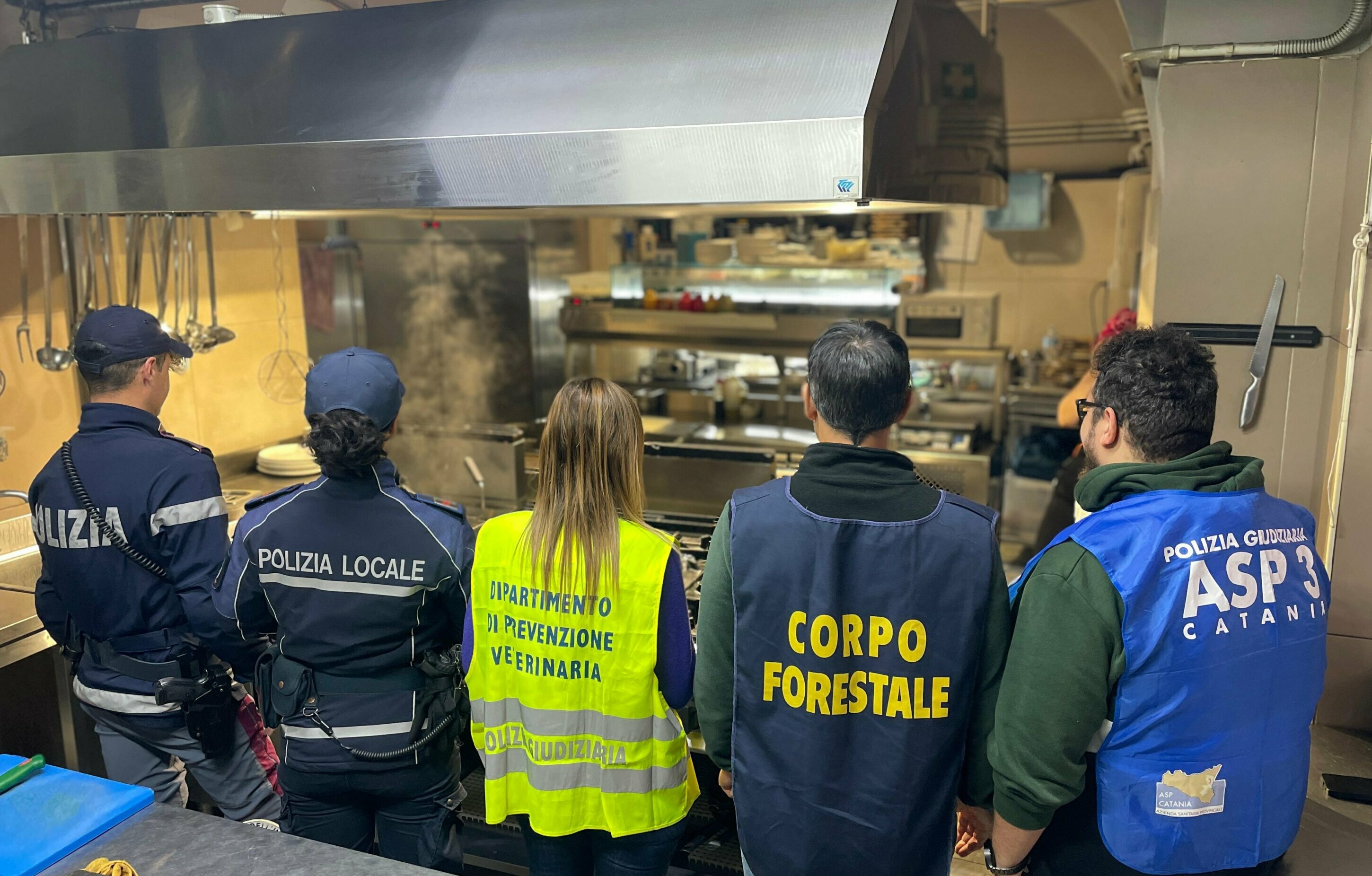 Catania: quante irregolarit&agrave;, chiuso ristorante della pescheria