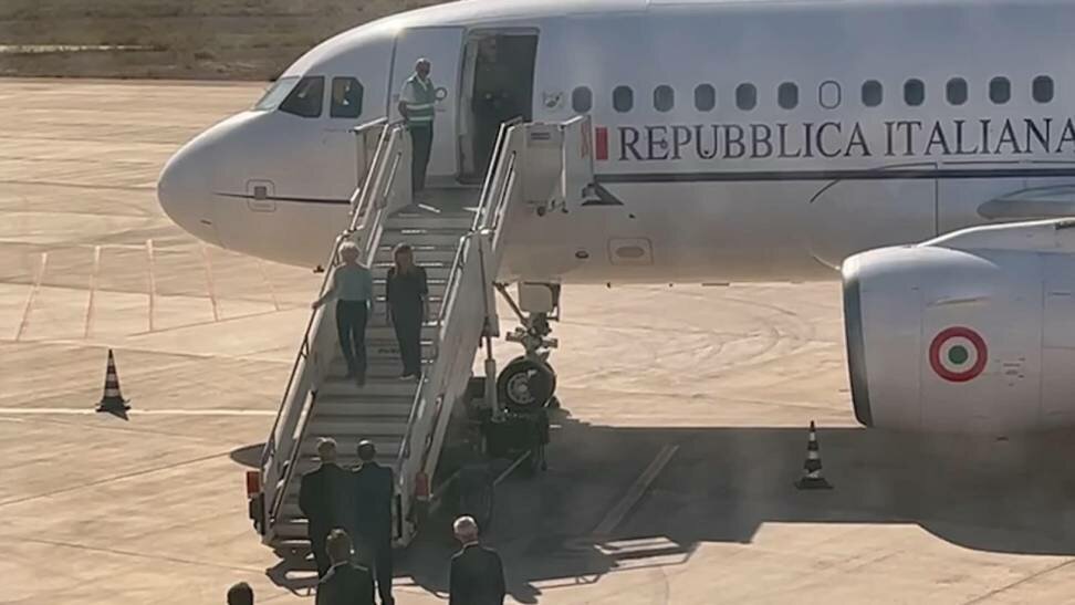 Arrivano Meloni e von der Leyen e partono 600 migranti per Catania