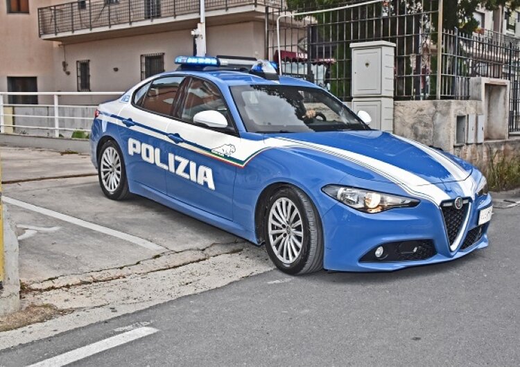 Siracusa: pistole e cartucce in casa, arrestato 18enne