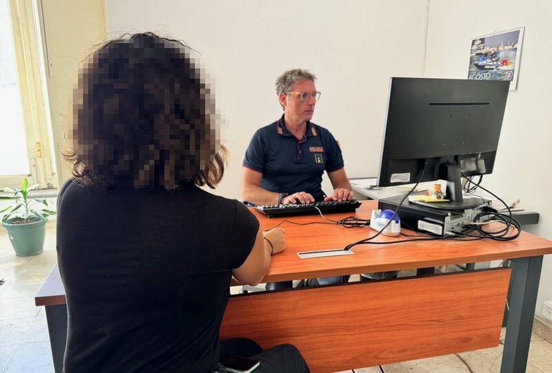 Catania, appicca incendio nella casa della moglie