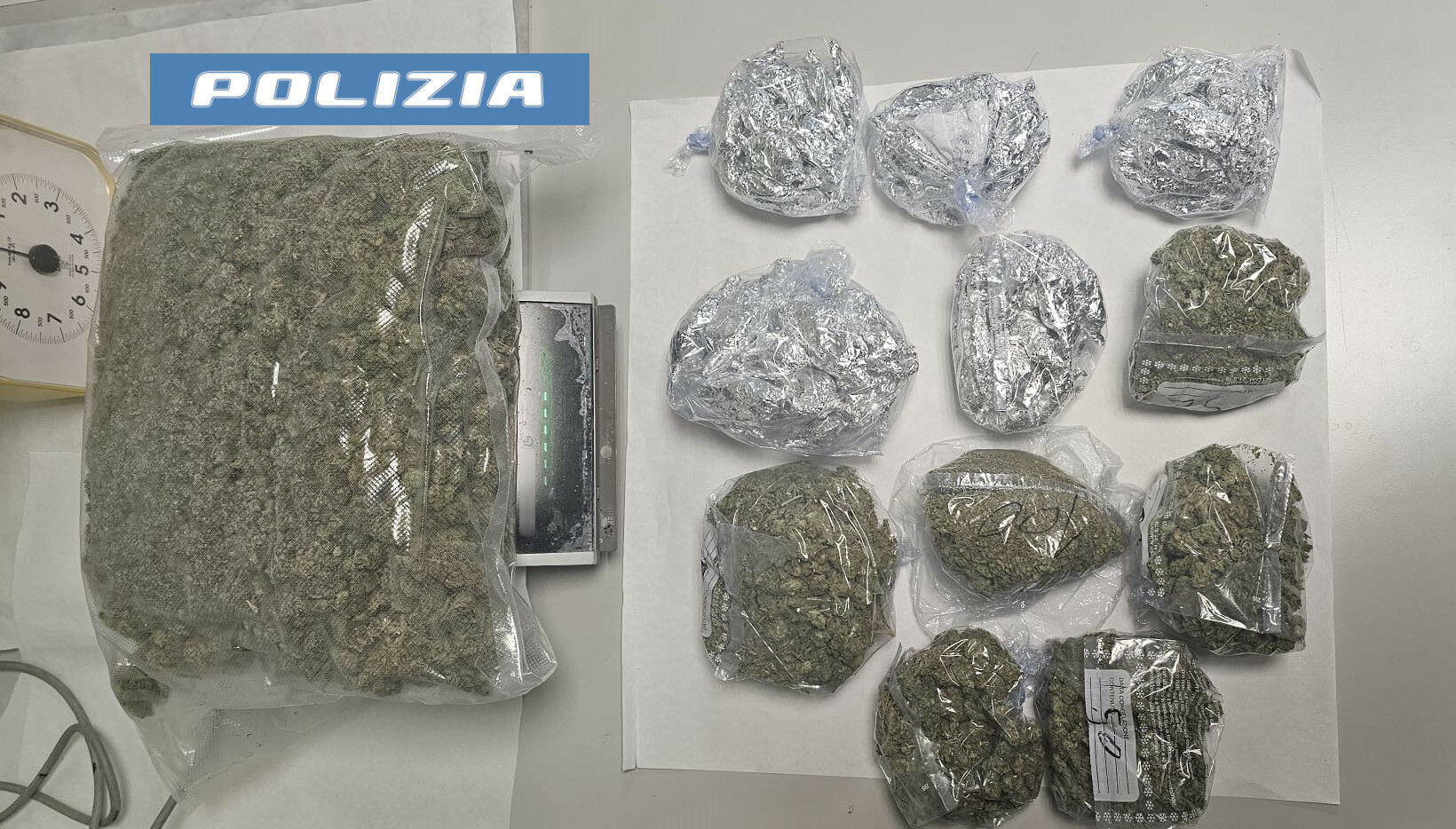Oltre 1,5 chili di droga in casa a San Giorgio
