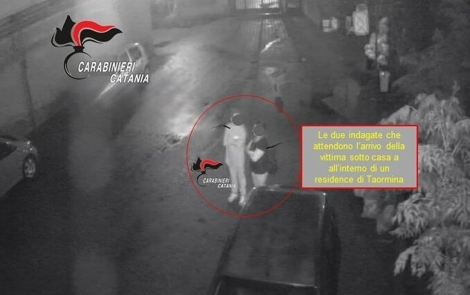 Catania: pestata per debiti di droga, arrestate 3 donne