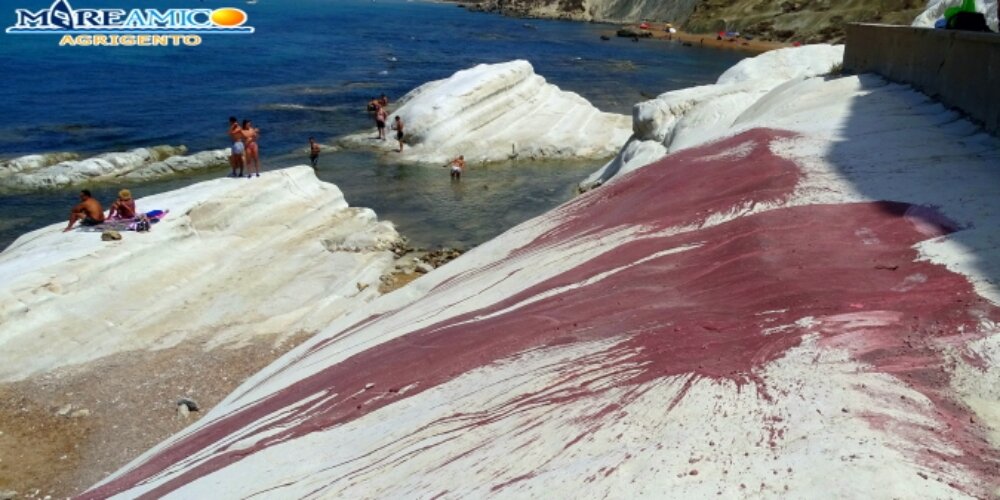 Punta Bianca imbrattata