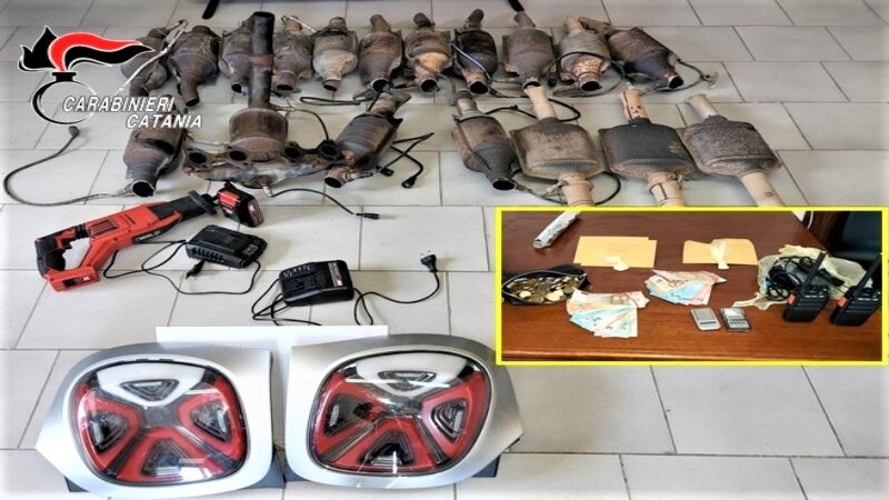 In casa catalizzatori rubati e sala da crack