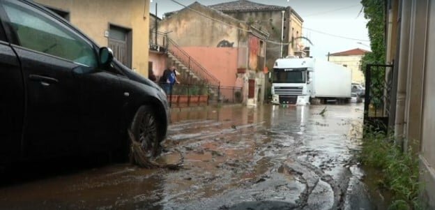 A Giarre fiume di fango: video shock