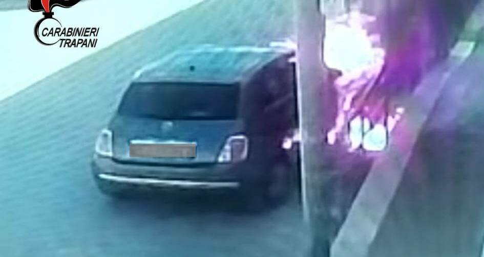 Il suocero lo denuncia, gli incendia l'auto