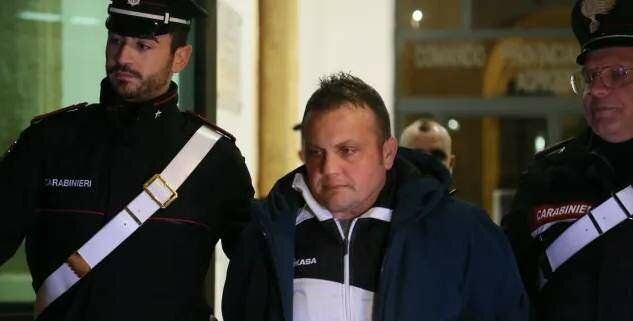 Delitto Favara: 22 anni al bidello che spar&ograve; a medico