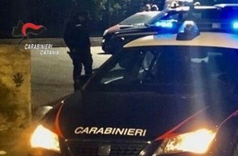 Di nuovo senza patente, di nuovo in fuga: fermato il pusher catanese