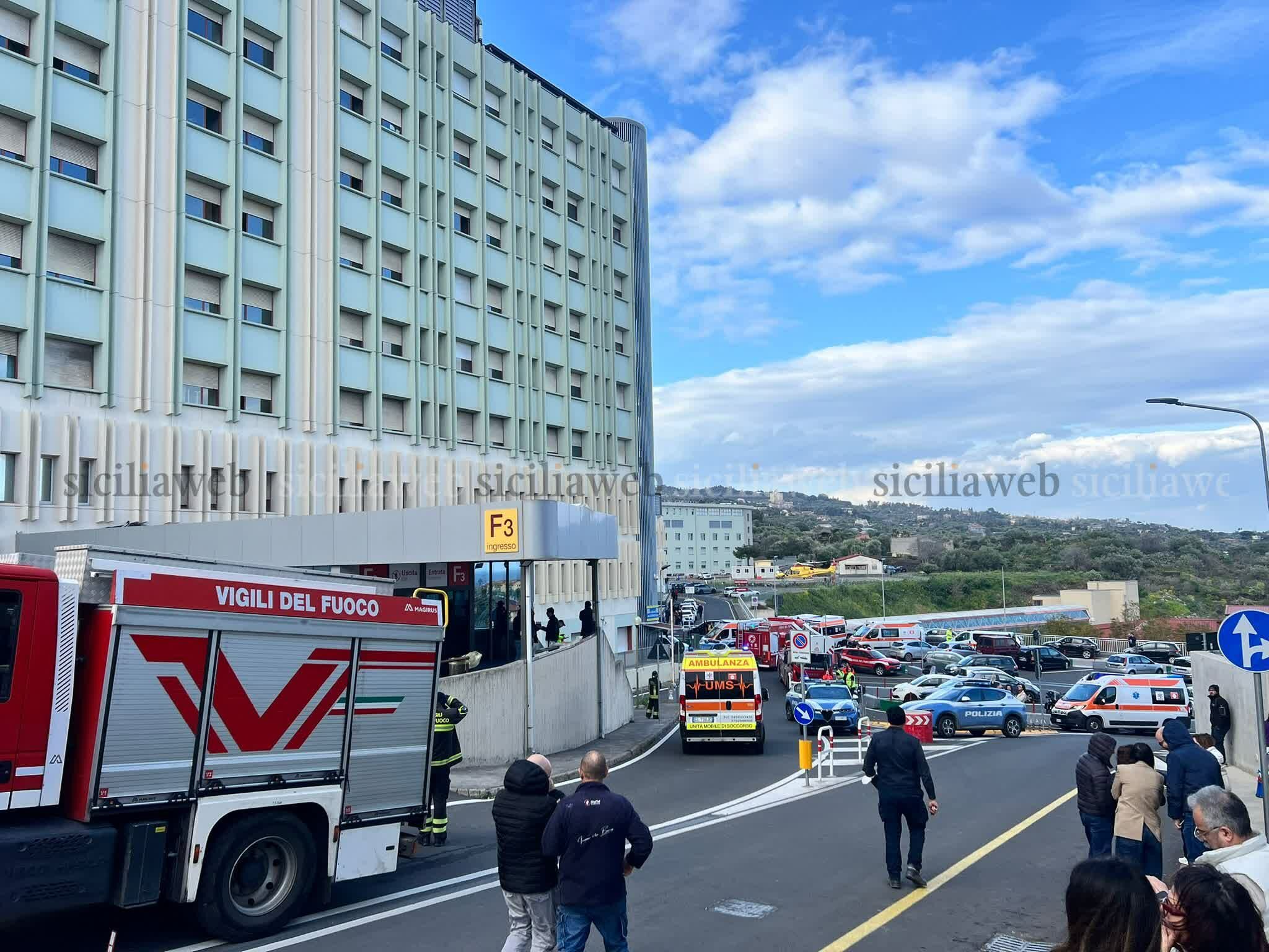 Fiamme al Cannizzaro, evacuato padiglione