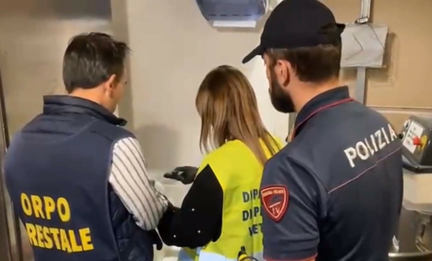 Catania: troppi pericoli nel ristorante di via Messina