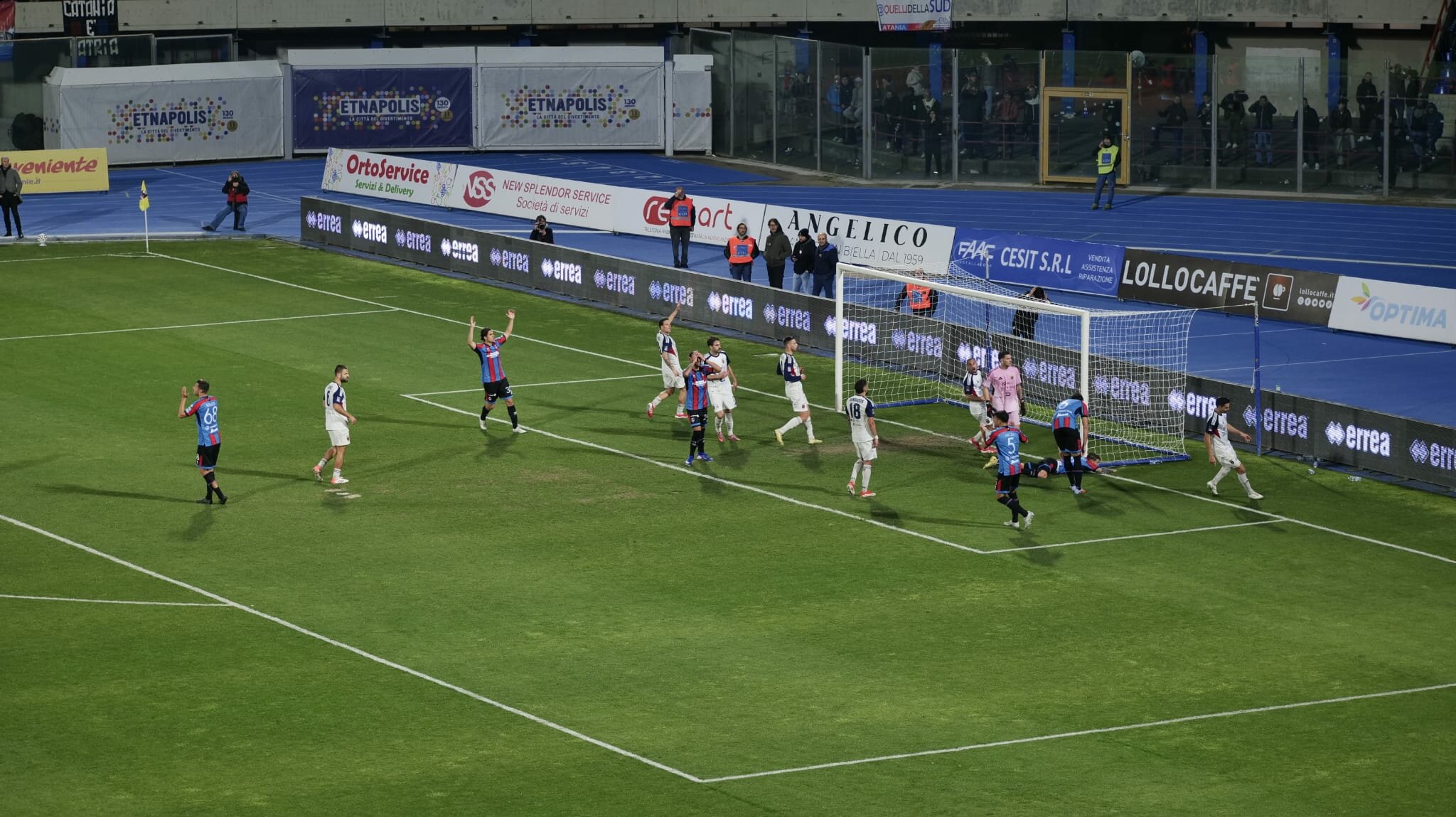 Catania, la frenata continua