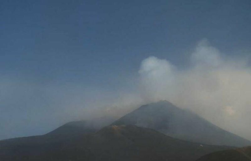 L'Etna si placa, attivit&agrave; stromboliana in calo