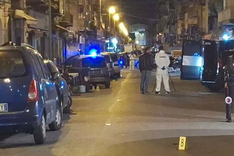 Sparatoria a Palermo: per errore ferita una donna