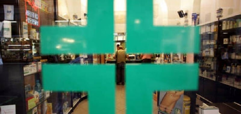 Palermo, assalti col taglierino a due farmacie