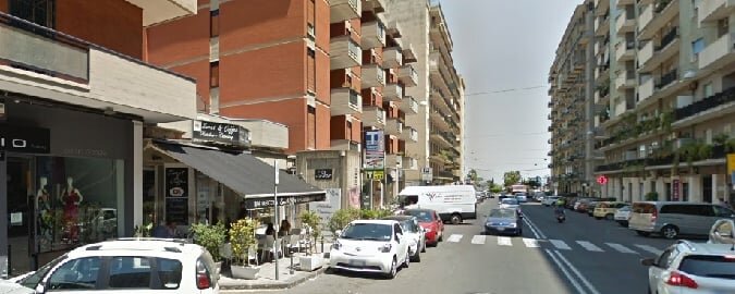 Scippo in viale Jonio: passante scova il ladro