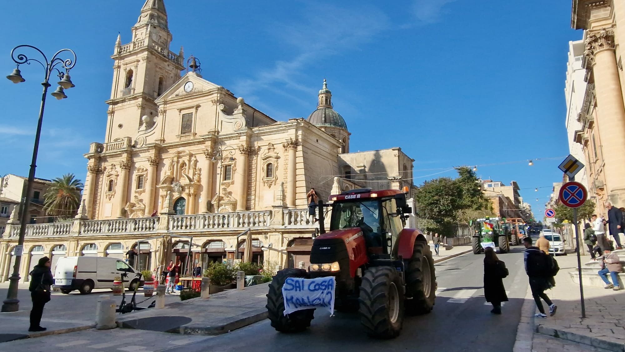 Foto-protesta-Ragusa-02.02-7-1.jpeg