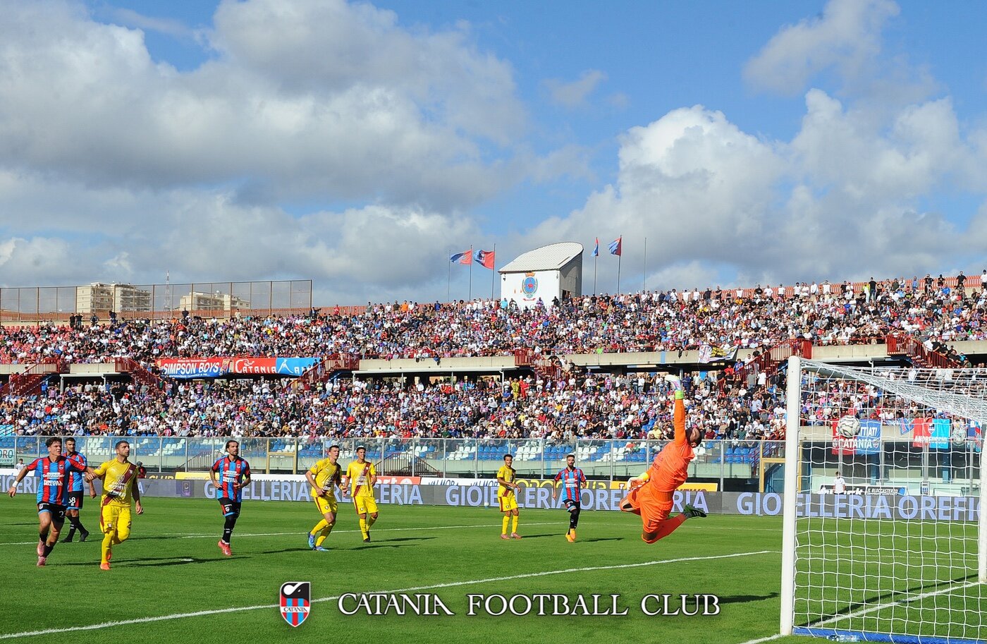 Inglese? No, la supersfida parla catanese