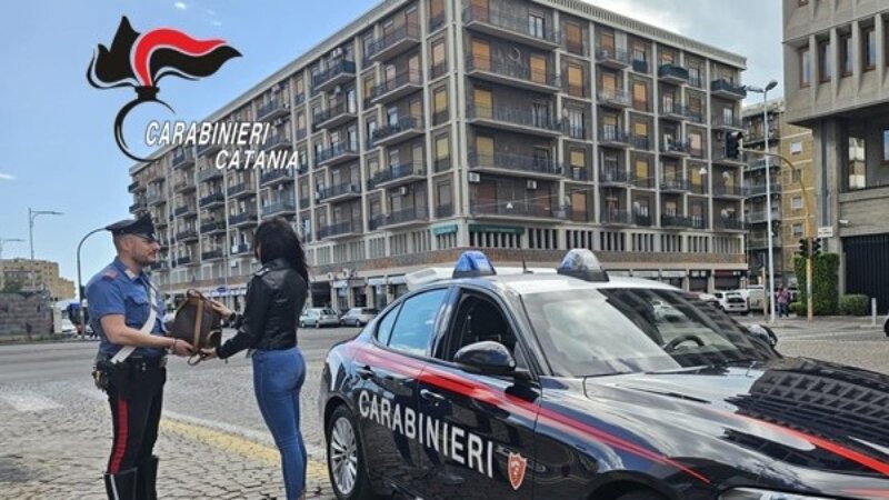 Catania, arresto lampo dopo lo scippo