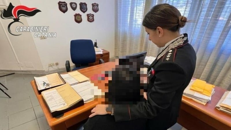 Chiama il 112 e fa arrestare stalker recidivo