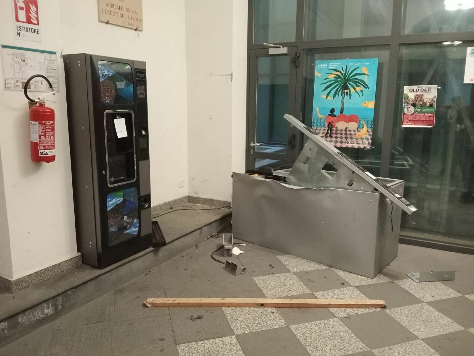 Ladri di merendine al Comune di Acireale