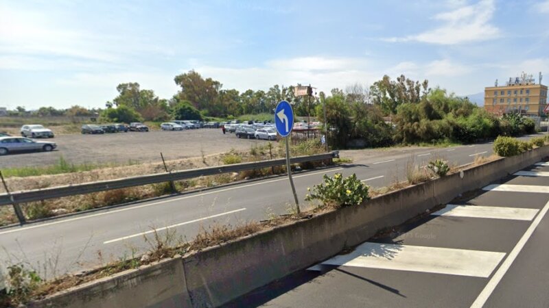 Sorpresi a rubare nelle auto in viale Kennedy