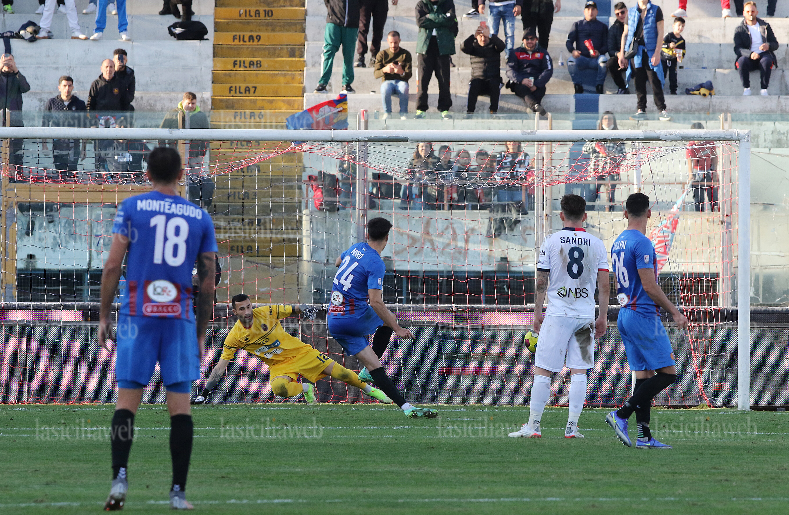 1-gol-moro-ct-rigore-copia.jpg 1-gol-moro-ct-rigore-copia.jpg