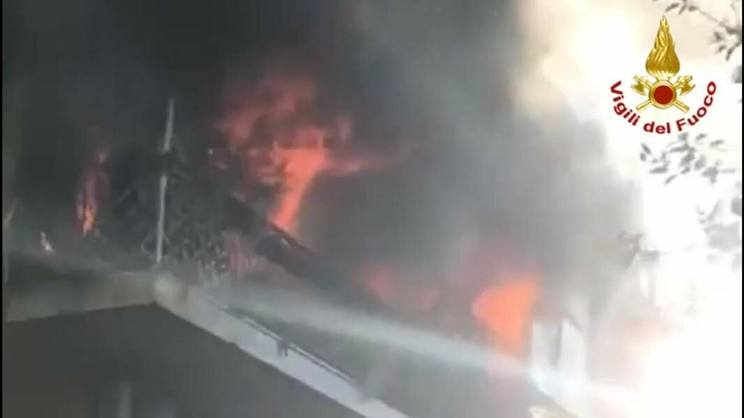 Catania, incendio da paura