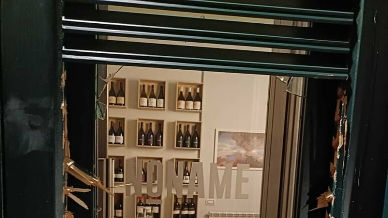 Bande di spaccavetrine in azione a Palermo
