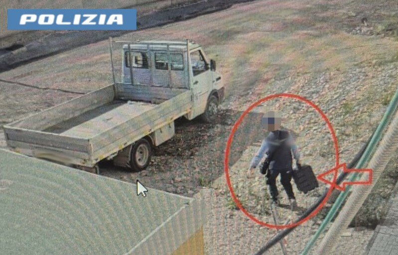 --rubano-attrezzi-nel-cantiere-dove-lavorano-2.jpeg --rubano-attrezzi-nel-cantiere-dove-lavorano-2.jpeg