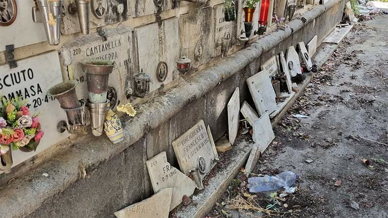 Resti umani abbandonati nel cimitero degli orrori