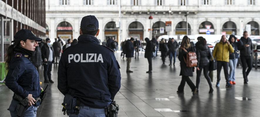 Turista derubata, spuntano agenti etnei in trasferta Turista derubata, spuntano agenti etnei in trasferta