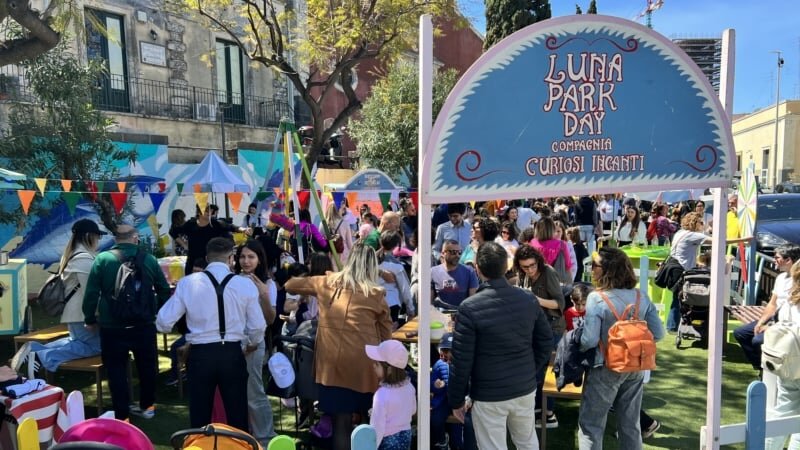 Un grande luna park nel porticciolo di Ognina