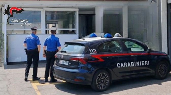 Pesce e carne da buttare, chiuso il ristorante etneo