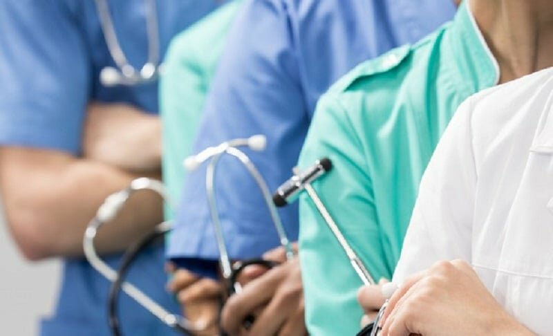 Medici argentini mandano 2.500 curriculum