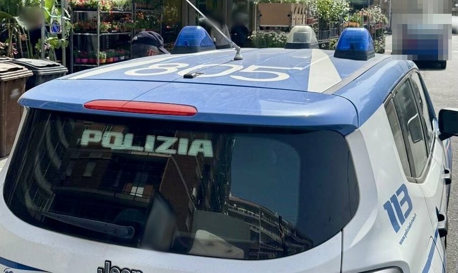 Vuole la prescrizione e colpisce il medico al volto
