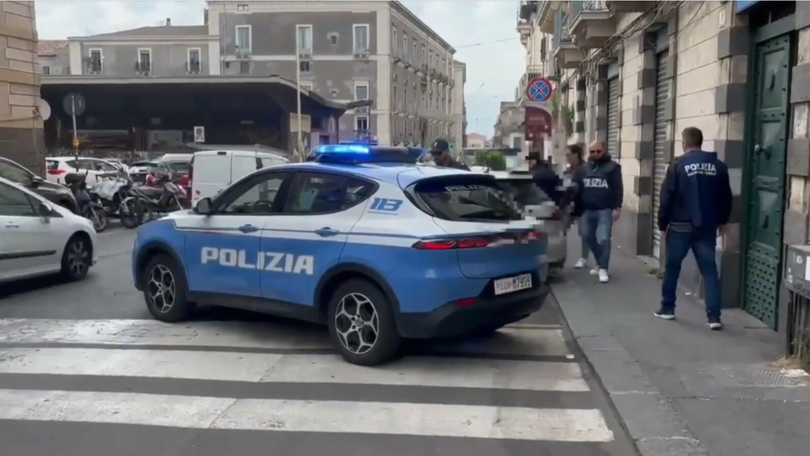 Catania: fratelli gemelli accoltellano il patrigno