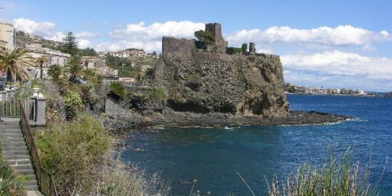 Aci Castello, focolaio Covid in casa di riposo