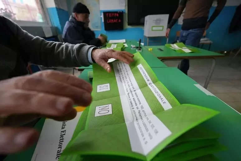 Referendum, affluenza record: 46% il primo giorno, Sicilia maglia nera