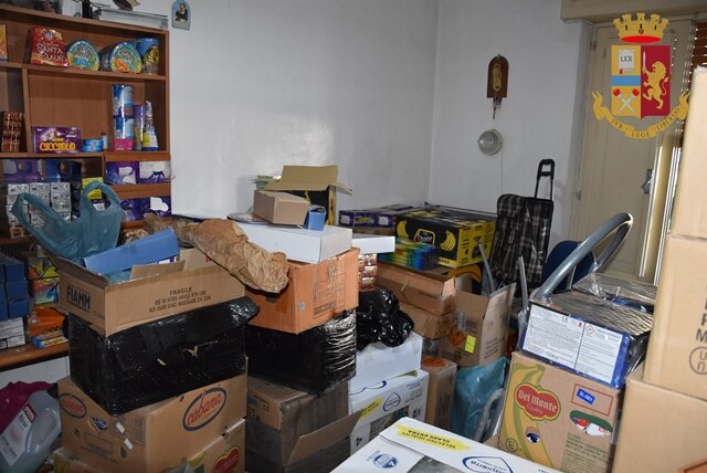 Fuochi d'artificio illegali, arrestati padre e figlio