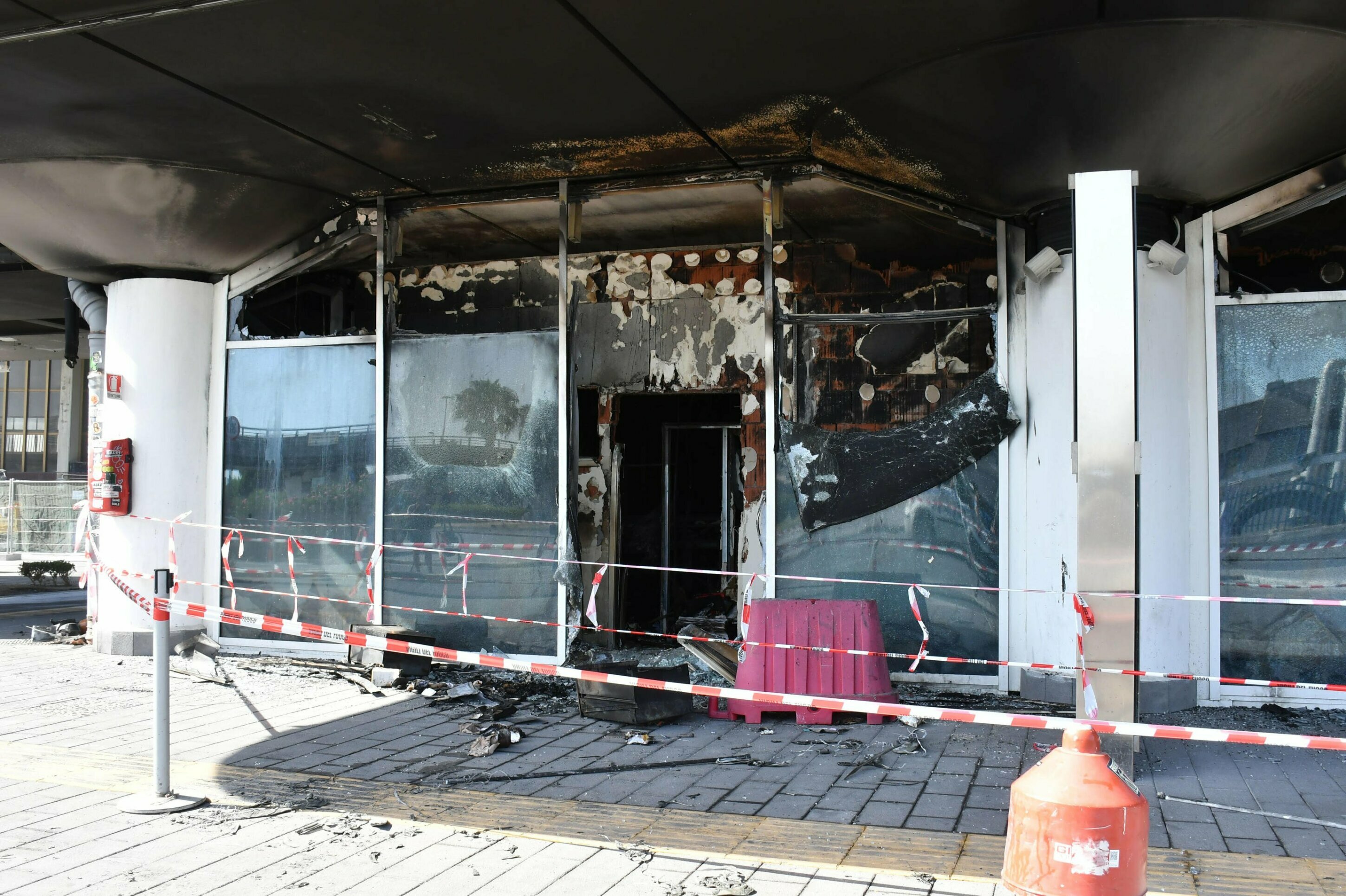 Incendio a Fontanarossa: 7 indagati