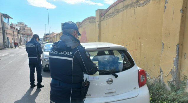 Parcheggio selvaggio a Picanello: 144 multe