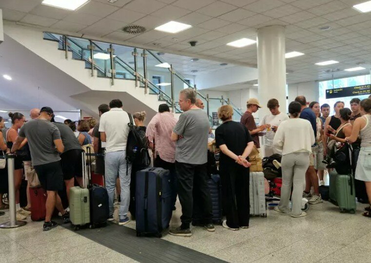 Etna, ci risiamo: nuovi disagi a Fontanarossa