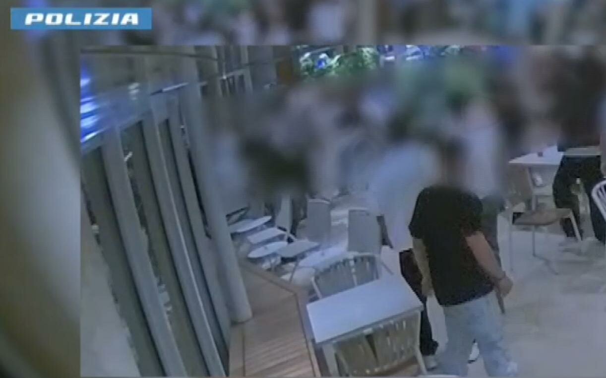 Battuta su una ragazza, mega rissa sulla nave da crociera VIDEO