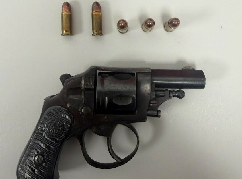 Arrestato il catanese che andava in giro con uno strano rigonfiamento Arrestato il catanese che andava in giro con uno strano rigonfiamento
